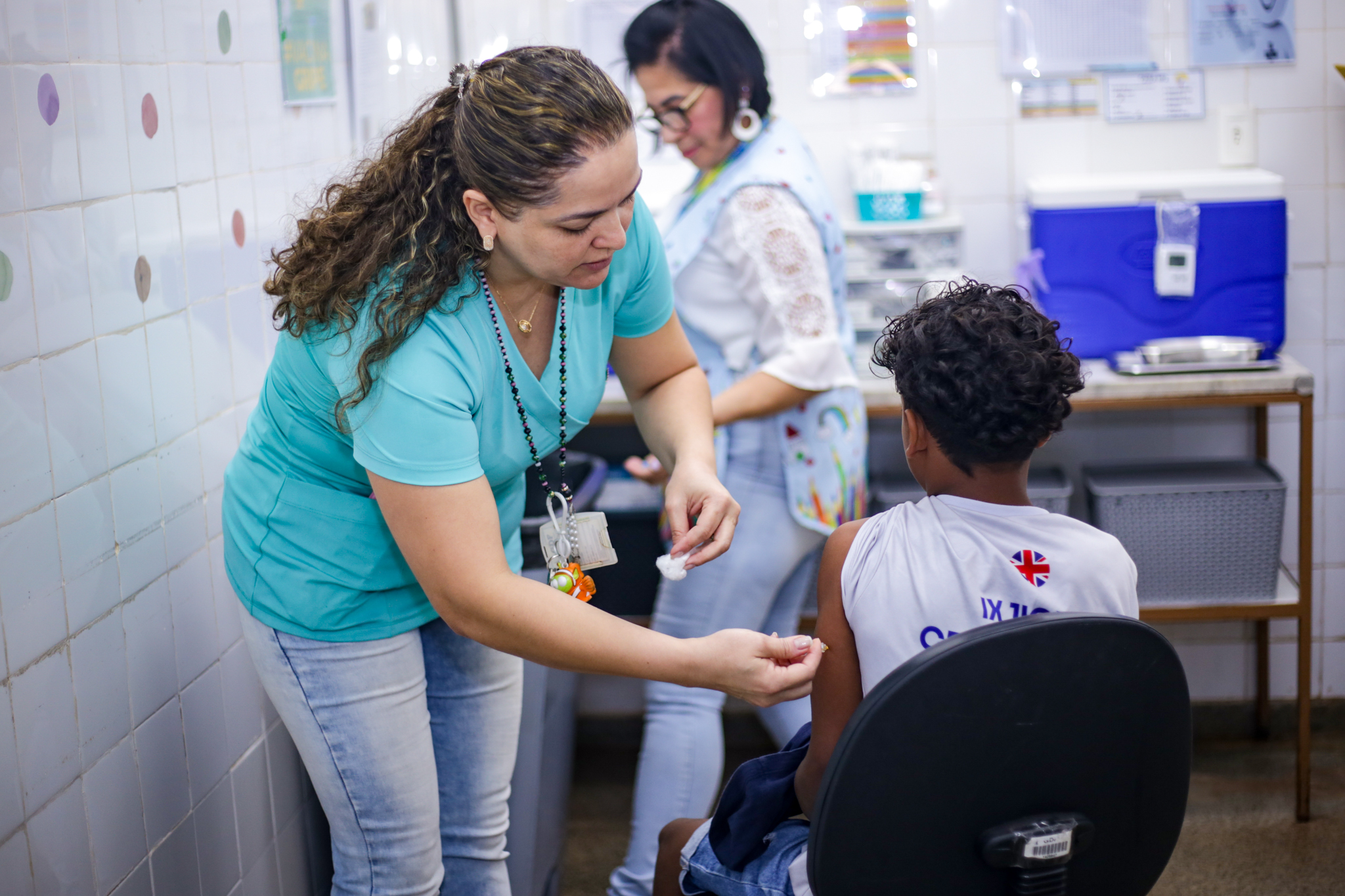 A-vacina-contra-a-dengue-protege-contra-os-quatro-tipos-de-virus-e-esta-disponivel-nas-Unidades-Basicas-de-Saude-do-DF-para-criancas-de-10-a-14-anos.-Foto-Ualisson-Noronha-Agencia-Saude-DF.jpg