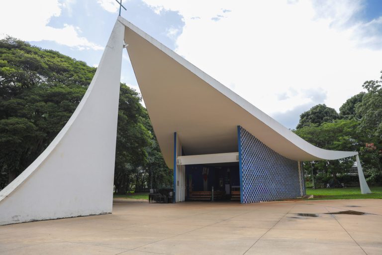 TBT-a-promessa-que-originou-a-Igreja-Nossa-Senhora-de-Fatima6-768x512-1.jpg