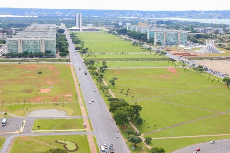 29.12.-Saude-na-Esplanada.-Foto-Paulo-H.-Carvalho-Agencia-Brasilia-768x512-1.jpeg