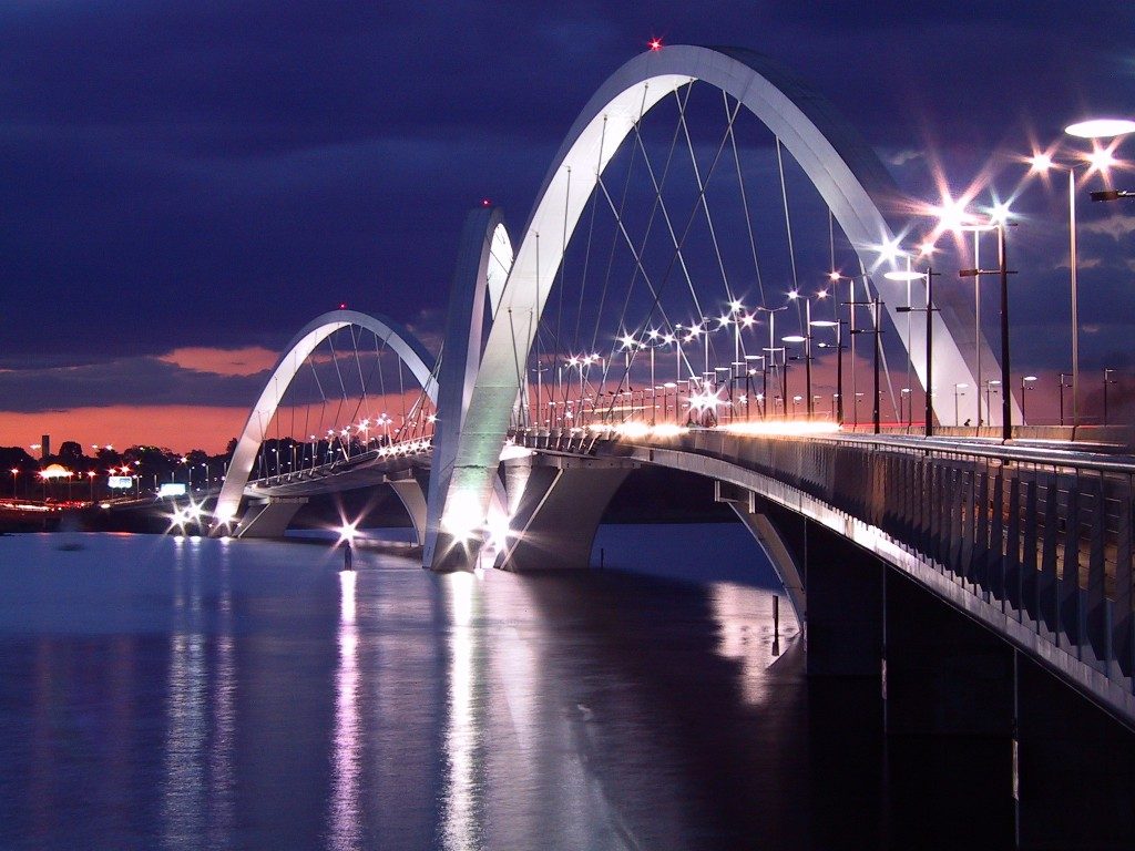 Ponte_JK_Brasilia_Brazil.jpg