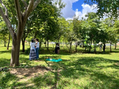 Escola Alma de Benzedeiras realiza cerimônia para mais de 200 pessoas e pets no Parque da Asa Sul