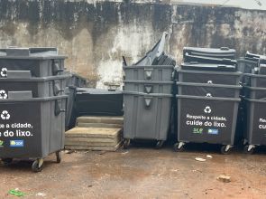 35 contêineres públicos no combate ao lixo urbano em Arniqueira